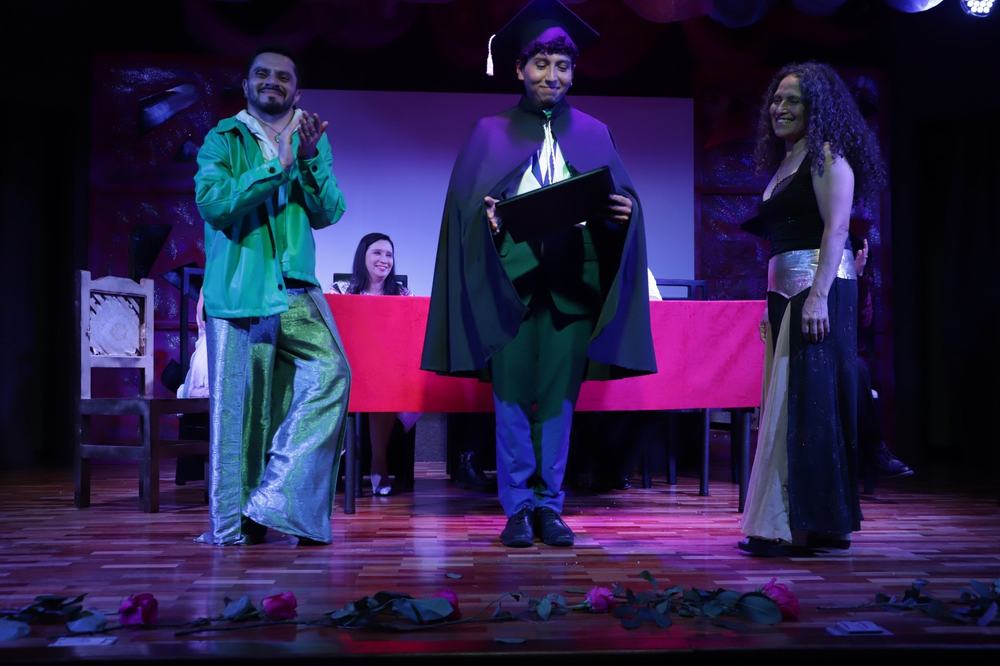 Montaje de EIFA en el Teatro Victoria