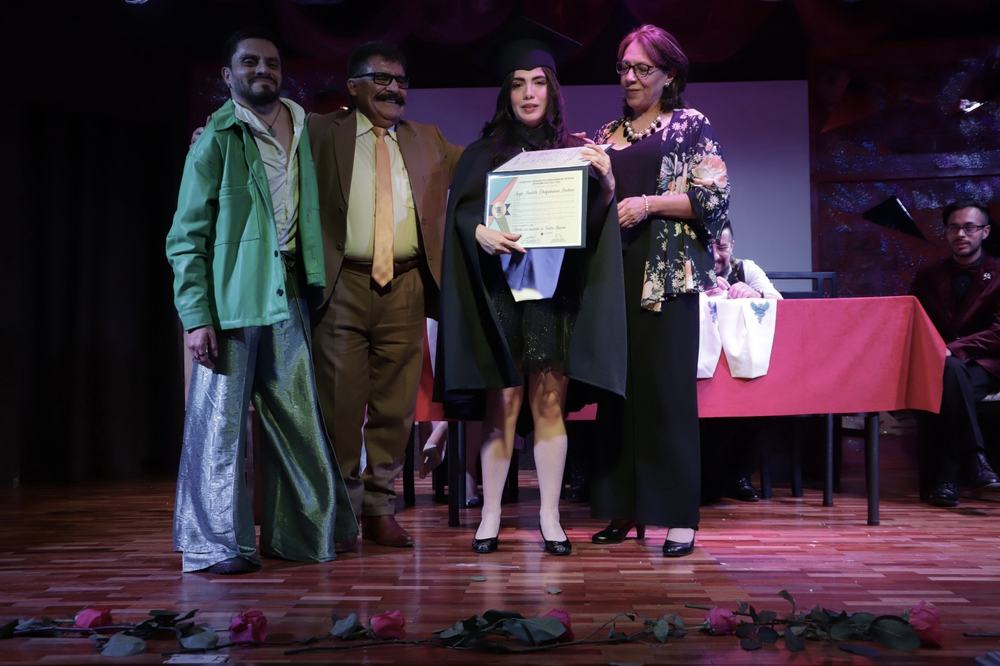 Montaje de EIFA en el Teatro Victoria