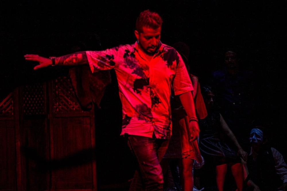Montaje de EIFA en el Teatro Victoria